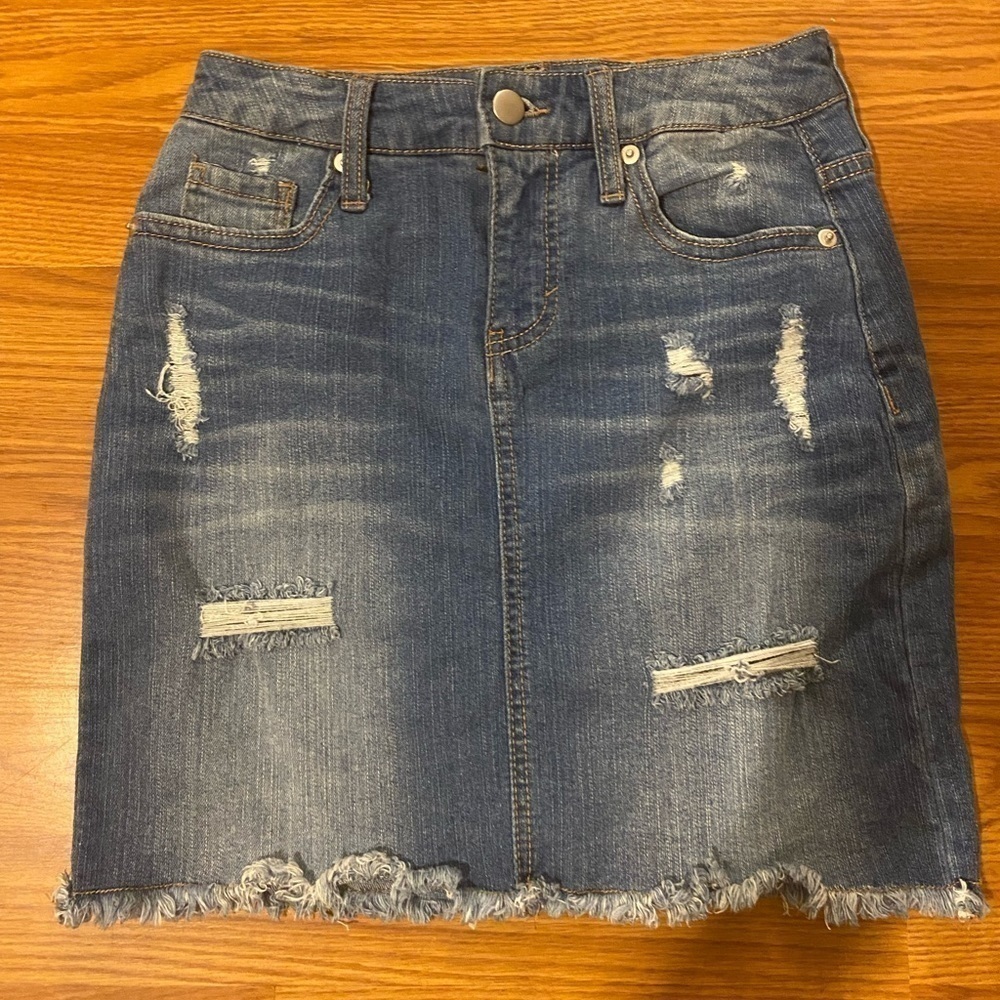 Love Fire Jean Skirt size 2 (GJ)